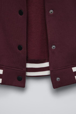 ZARA БОМБЕР ИЗ МЯГКОЙ ТКАНИ С ПРИНТОМ LILO & STITCH © DISNEY, ЦВЕТ БУРГУНДСКОГО ВИНА