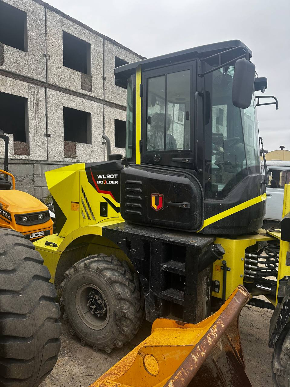 BOULDER WL20 Фронтальный погрузчик WL20T (Дизельный, 2,7 л, 39 л.с., АТ)