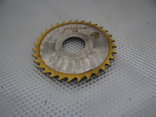 Фреза отрезная дисковая по металлу 100х1.6х27мм. z=32 Р6М5 СССР КИБ с фаской, без шпонки