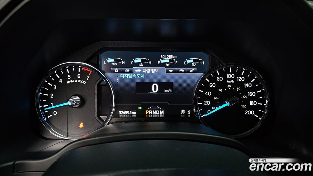 Ford Expedition Platinum 4WD (10.2021)