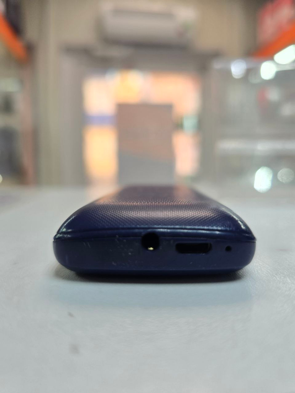 Кнопочный телефон Philips Xenium e117