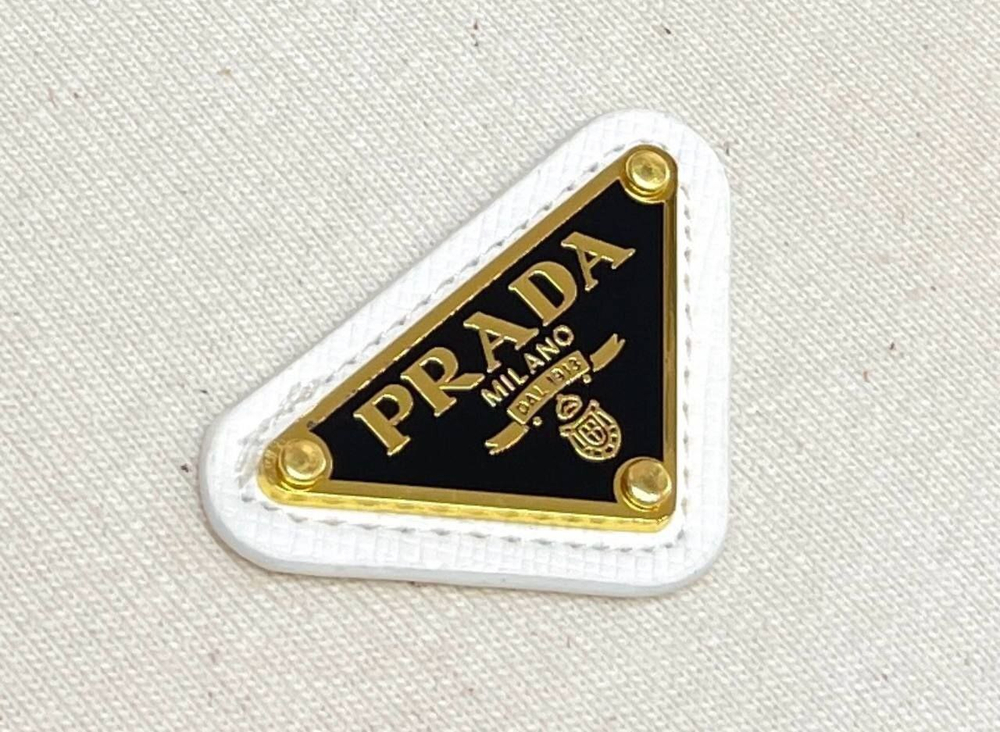 Футболка Prada