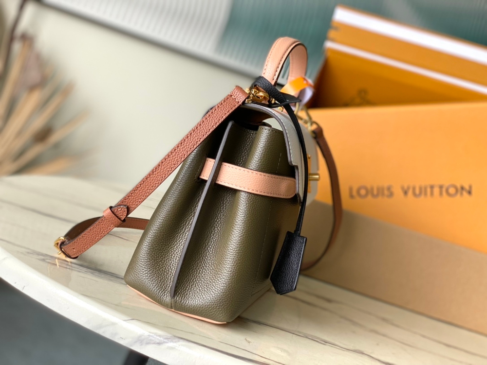 Louis Vuitton LockMe Ever BB