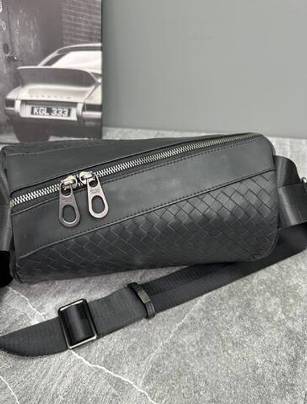 Сумка-мессенджер Bottega Veneta