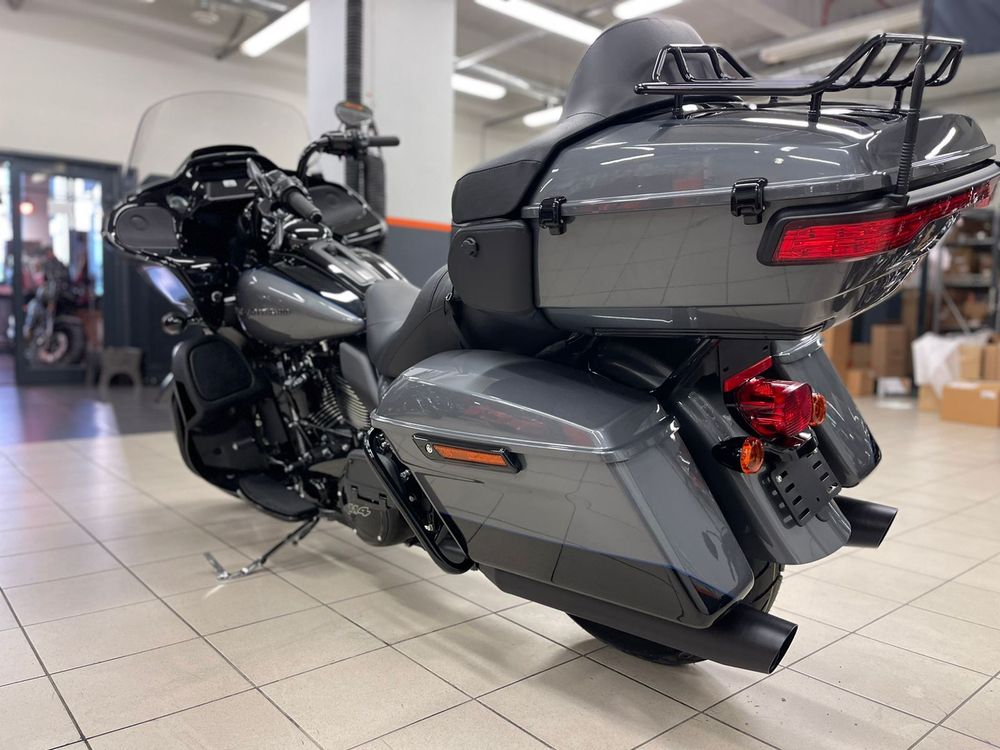 Road Glide Limited 114 Harley-Davidson - Gauntlet Gray Metallic (Black Finish)