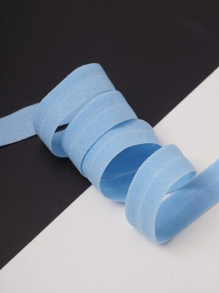 Бейка эластичная голубая матовая ширина 15 мм