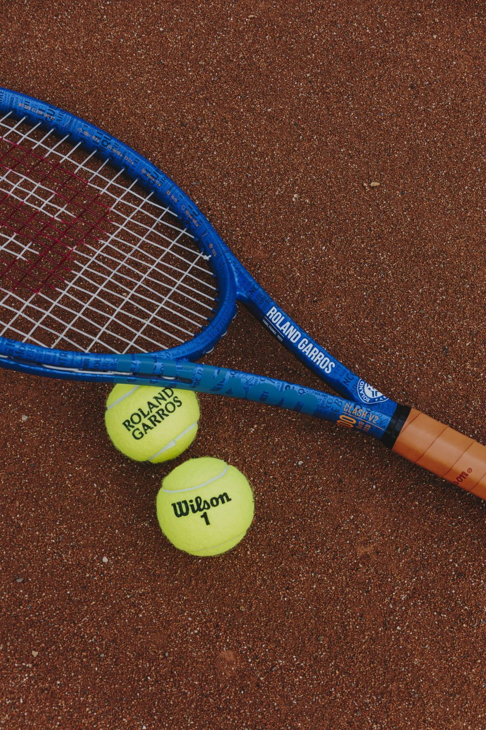 Теннисная ракетка Wilson Clash 100 V2.0 Roland Garros 2022