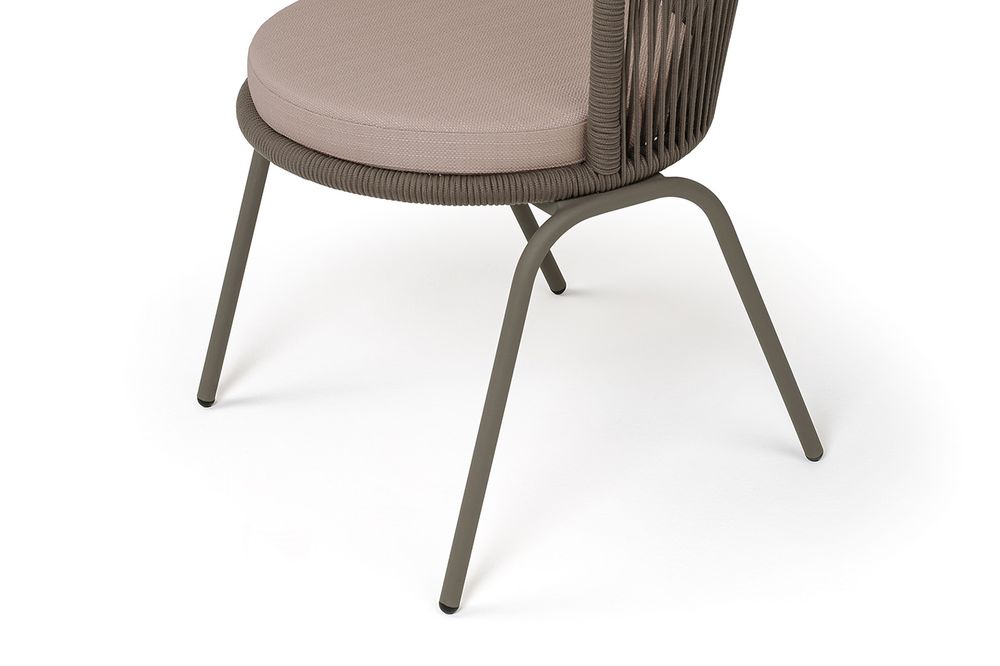 "Люксембург" стул плетеный из роупа, каркас из стали бежево-серый (RAL7006) муар, роуп коричневый круглый, ткань Mossle бежевая