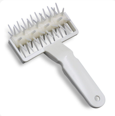 Резак для теста пластик (дырочки), ширина 12 см