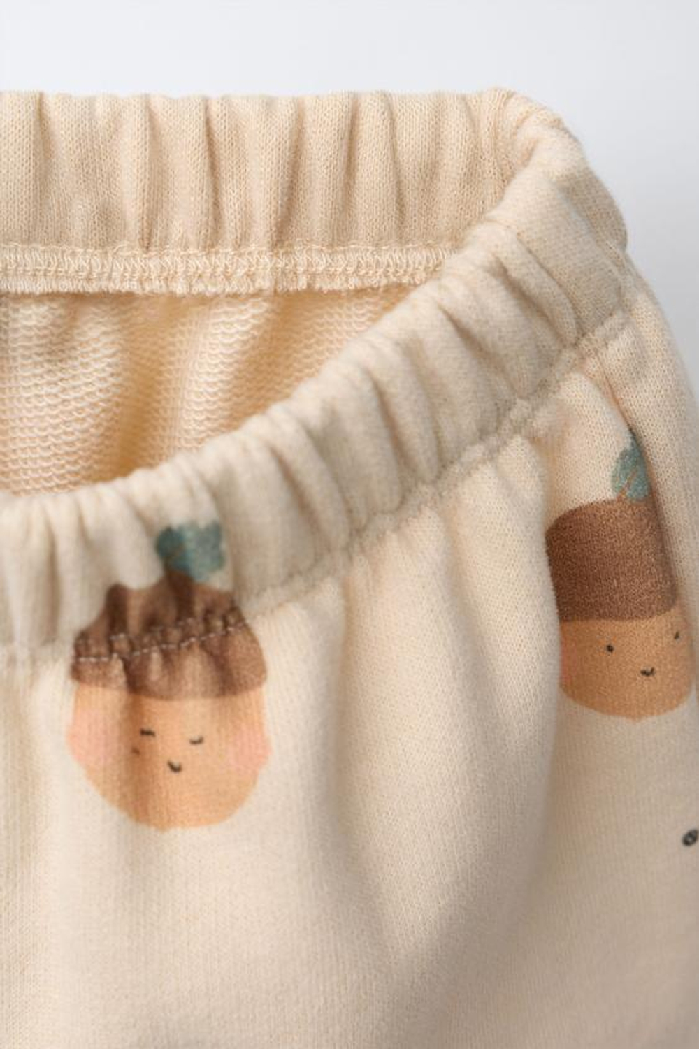 ZARA БРЮКИ-ДЖОГГЕРЫ С ПРИНТОМ, ЭКРЮ