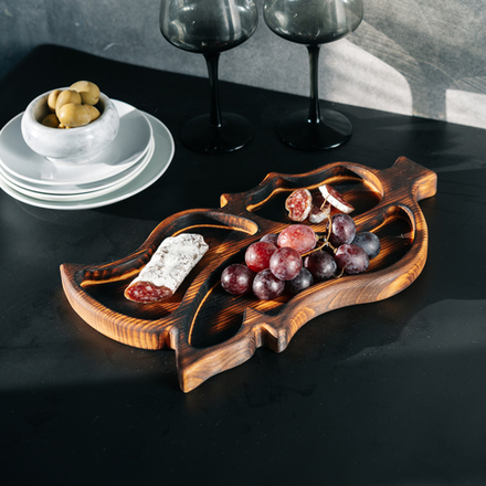 Деревянная менажница из кедра для подачи блюд и закусок "лист". MG81
