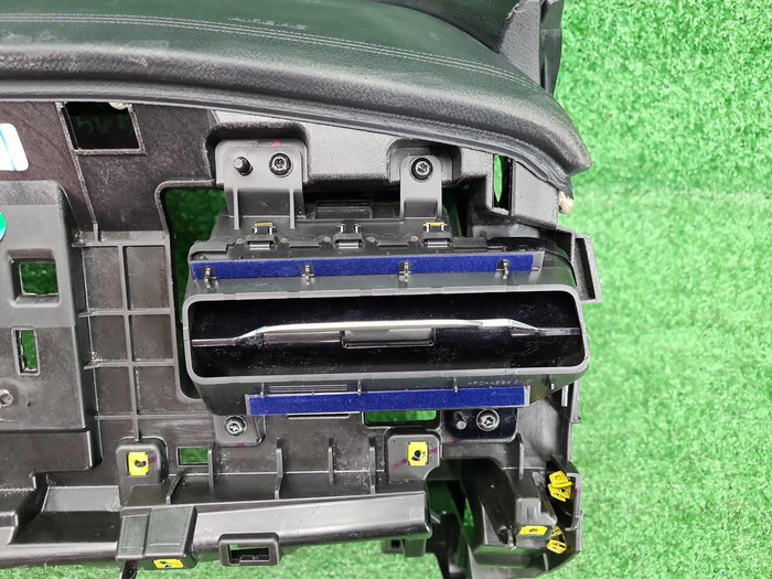 Торпедо Geely Monjaro (2021-н.в.)