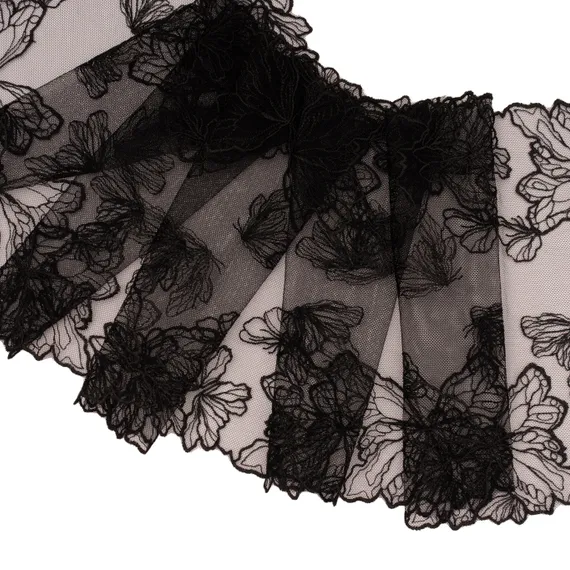 Вышивка на сетке черная 22 см, Бабочки