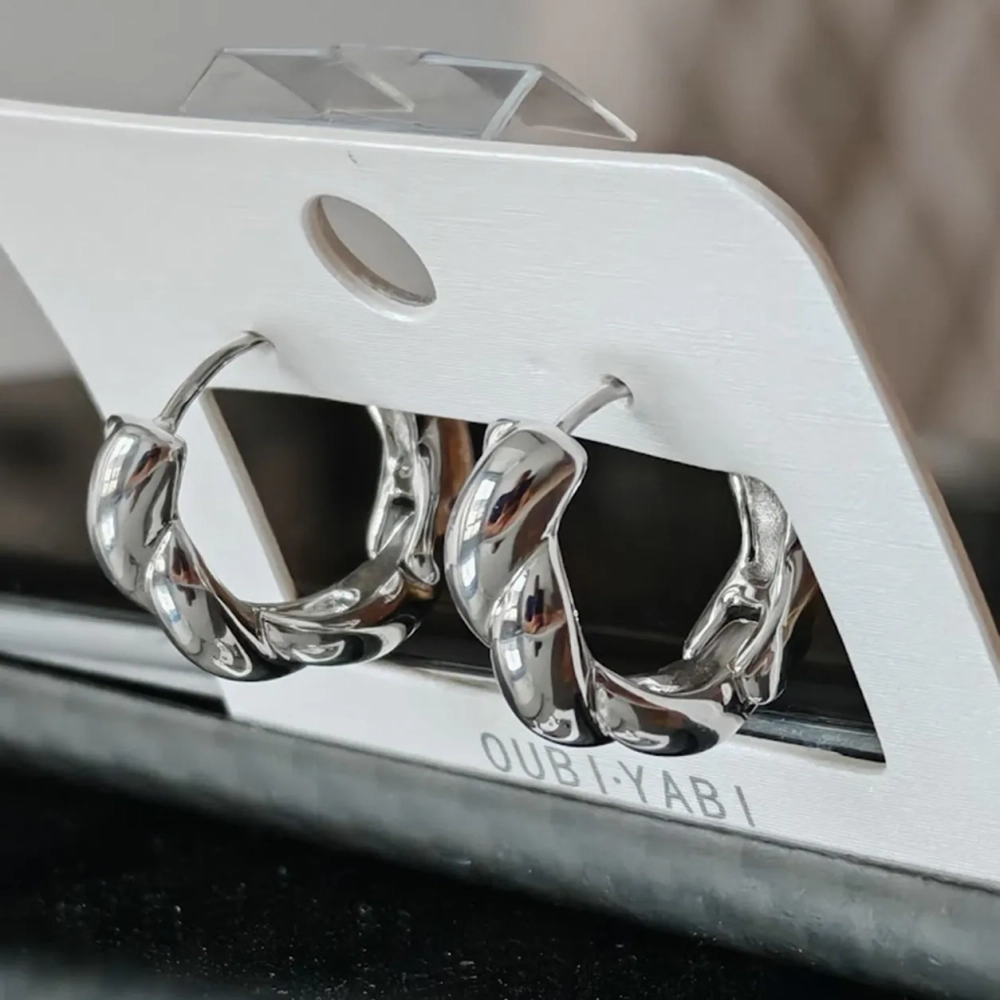 Серьги Oubi Yabi «Shine Twist Hoops» Silver