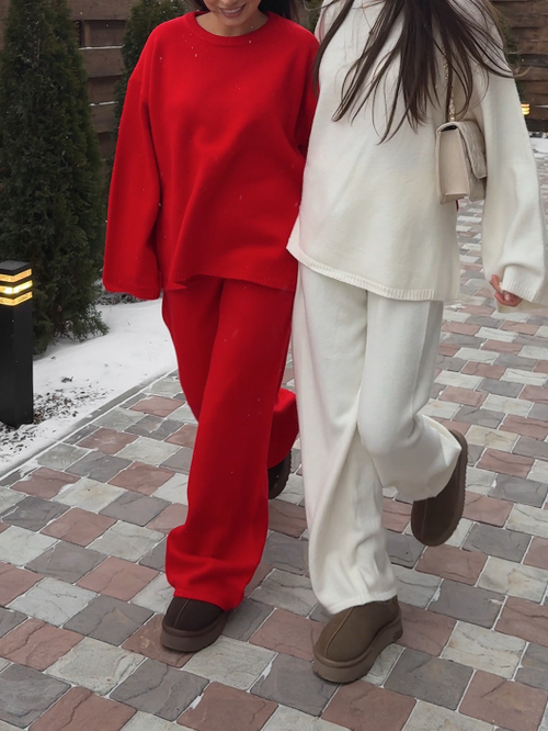 Комплект вязаный, базовый свитер и брюки