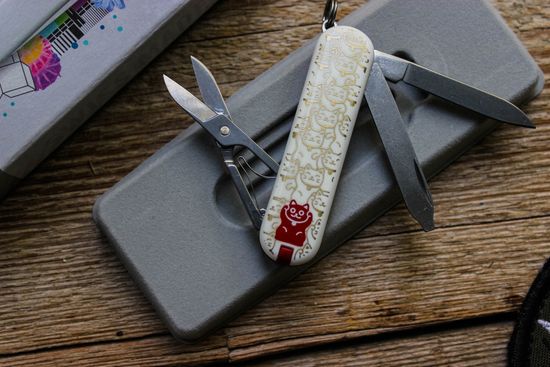 Victorinox 0.6223.L2106 Lucky Cat