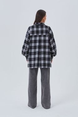 Рубашка из фланели черного цвета в клетку