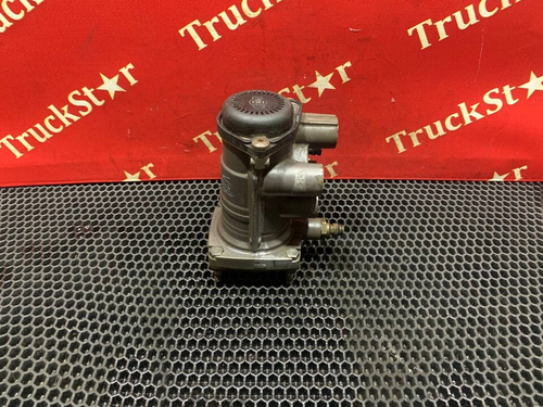 Кран управления тормозами прицепа