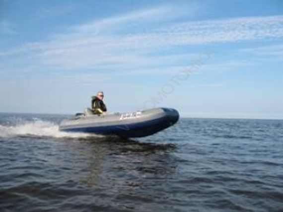 Надувная лодка Флагман 380