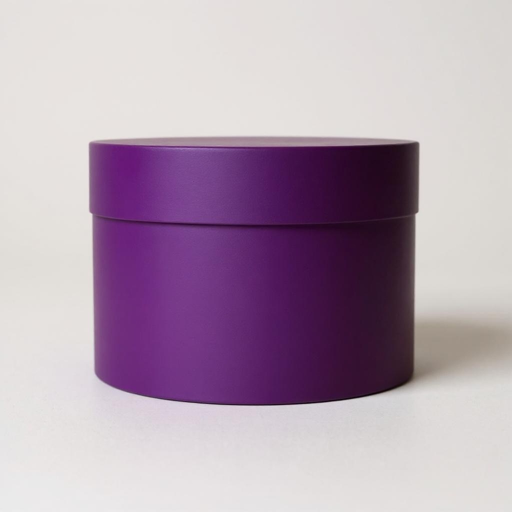 Плотная короткая круглая коробка(без ручек).Цвет: Фиолетовый.