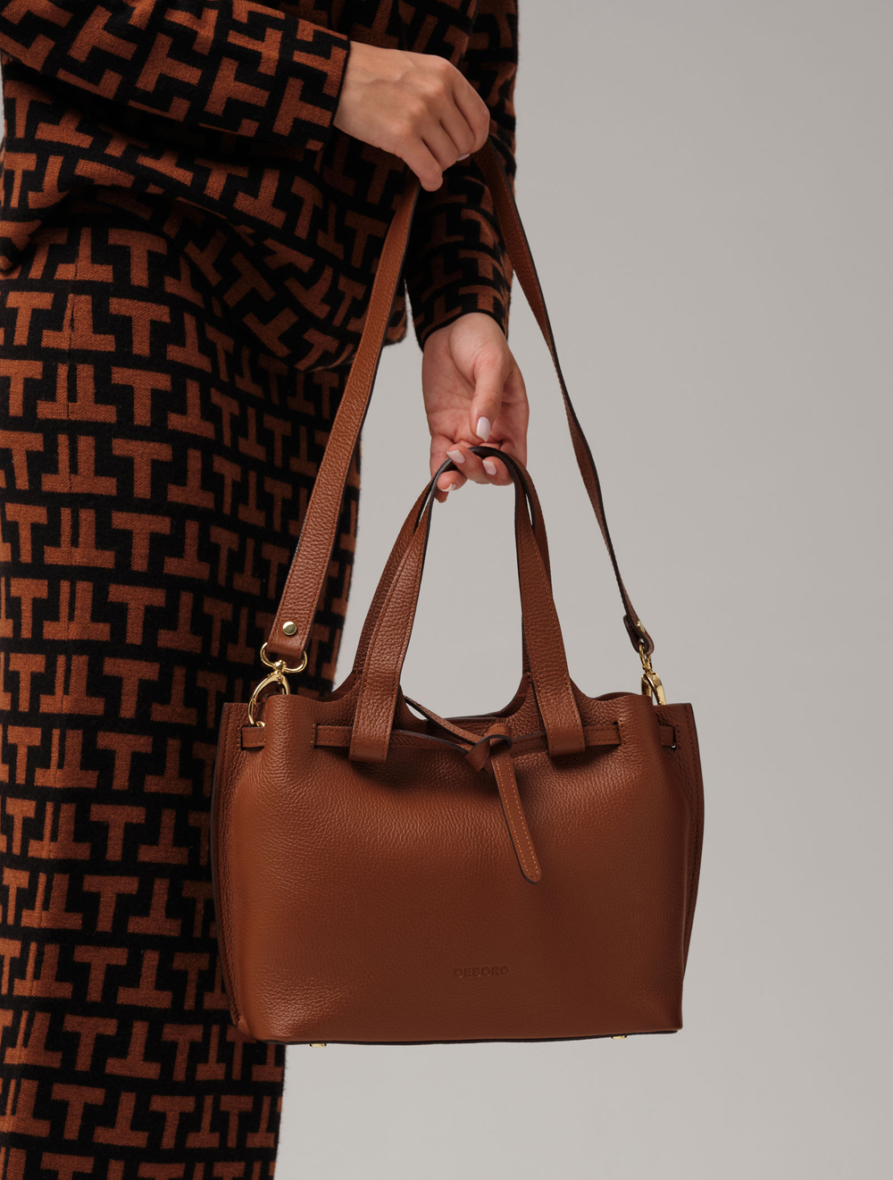 Кожаная сумка Deboro 31002 коричневый фундук