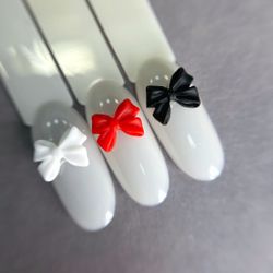 1846 Фигурки объёмные "Бантики" чёрные, белые, красные 10 шт