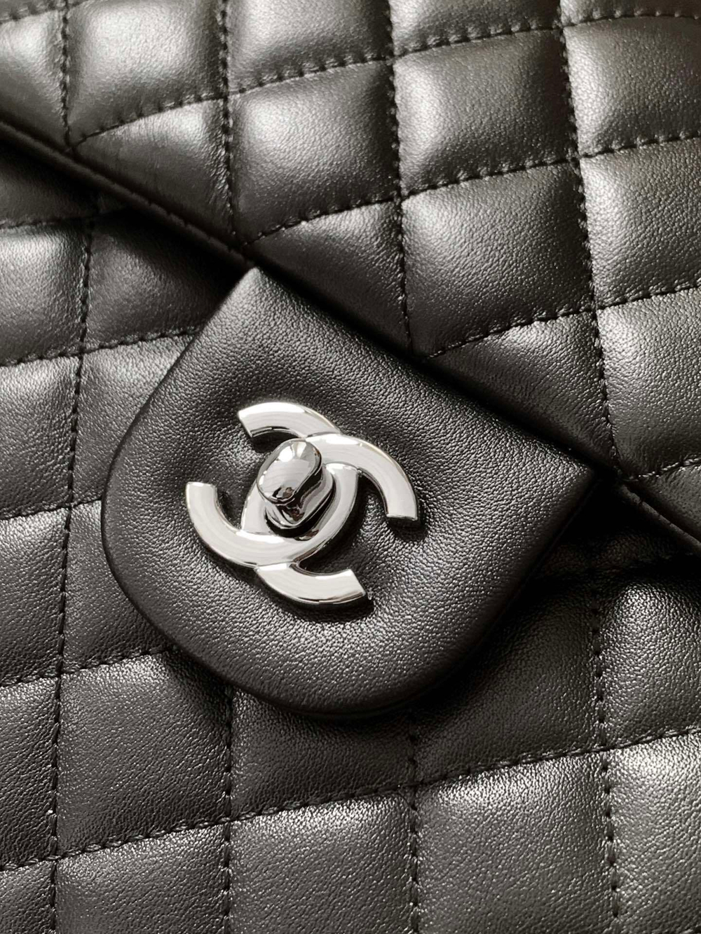 Chanel Bag 33 cm