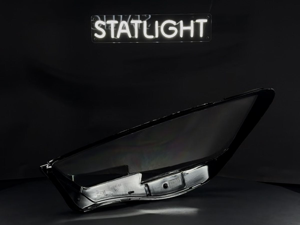 Правое стекло фары AUDI A4 B9 2015-2020