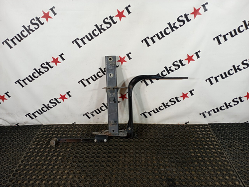 Кронштейн крыла переднего правый 2018г.