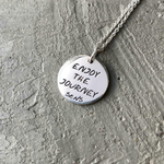 подвеска с надписью (на английском языке)