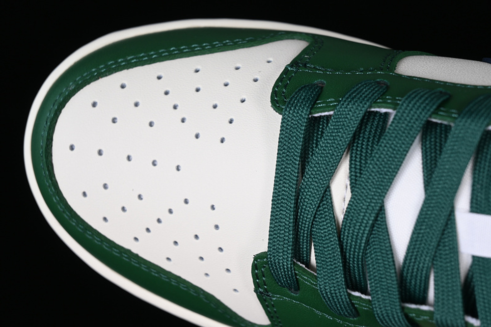 Nike Dunk Low "Gorge Green"