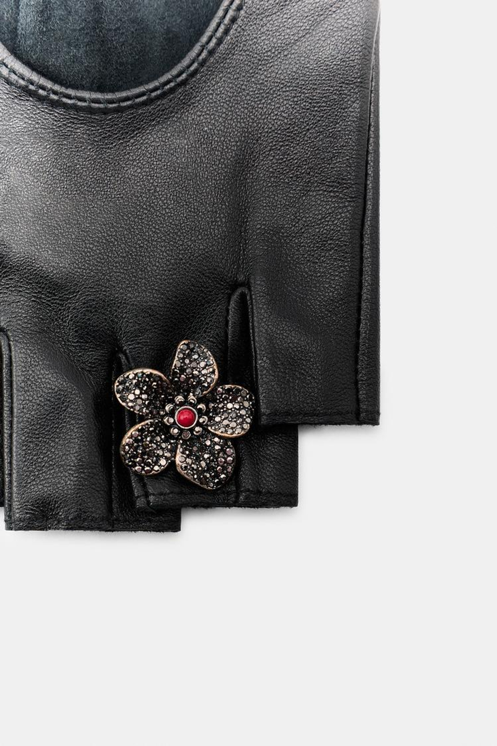 ZARA КОРОТКИЕ КОЖАНЫЕ МИТЕНКИ С КНОПКАМИ, ЧЕРНЫЙ