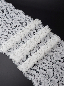 Эластичное кружево экрю ширина 23 см отрез ОТРЕЗЫ