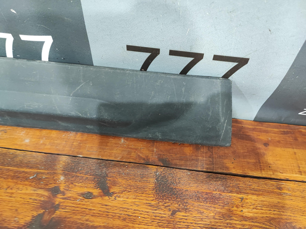 Накладка двери передней левой Kia Sorento 2 (XM) 09-20 Б/У Оригинал 877232P000