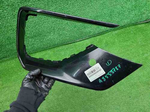 Накладка переднего бампера правая Hongqi HS5 19-нв