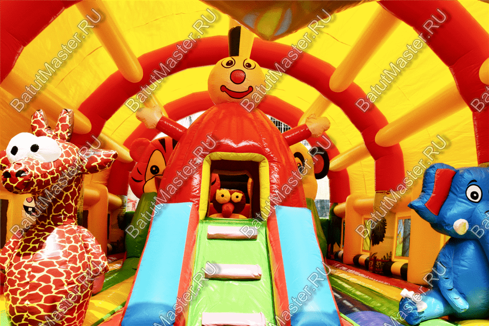 Надувной батут "Зверята с крышей 3" со скалодромом, 11*7*6 м
