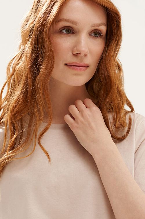 23510 Футболка женская (бежевый)