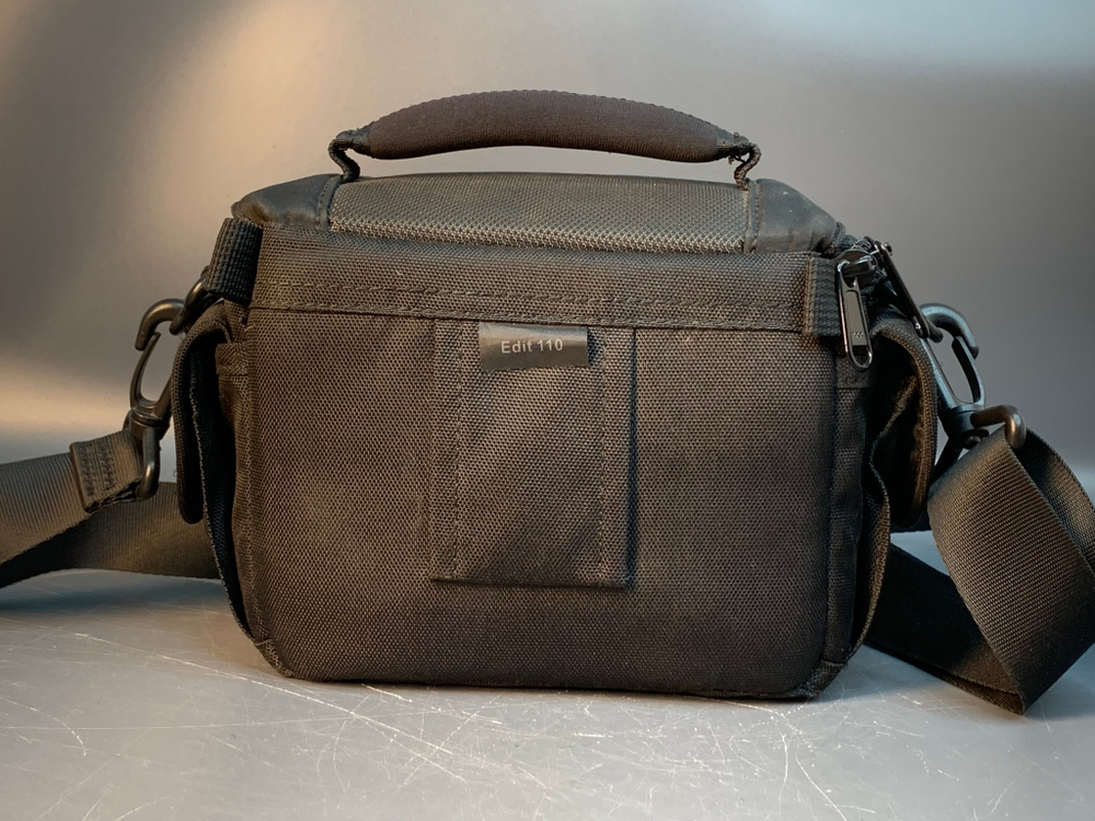 Сумка для фотоаппарата черная Lowepro