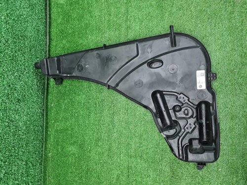 Бачок омывателя BMW X3 G01 (2017-2024)