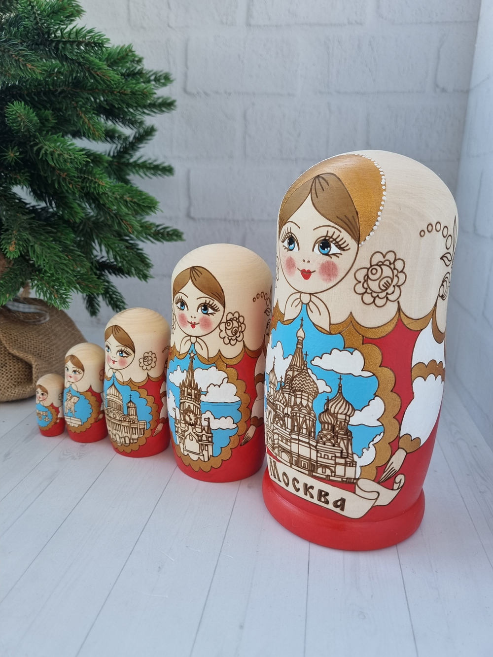 Матрешка Москва жжёнка 5 мест 18см