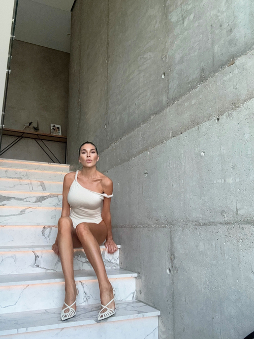 Боди с перекрутом