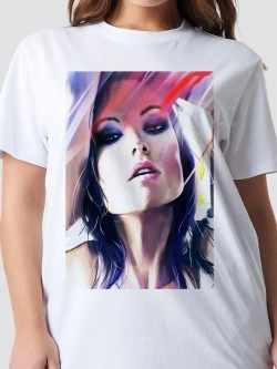 Футболка с девушкой