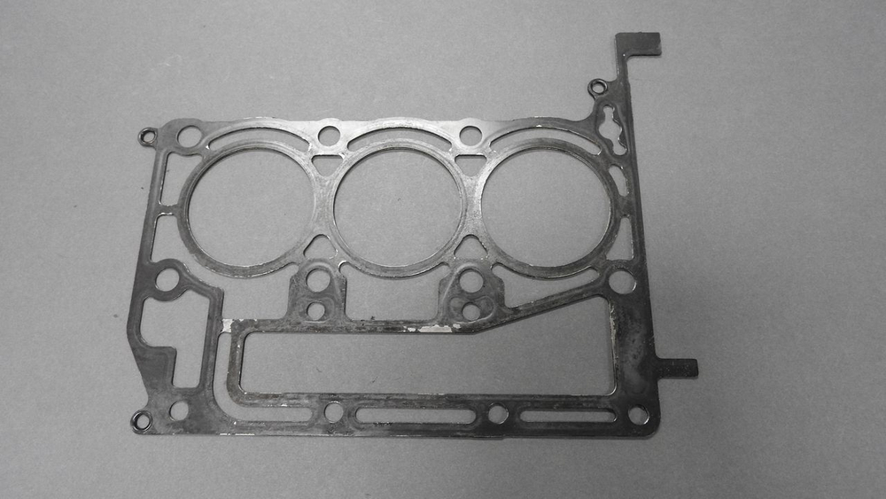 Прокладка под головку цилиндров Suzuki DF30 2002 г.