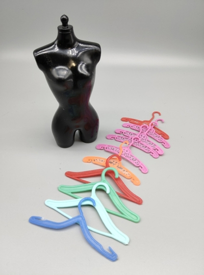 Аксессуар для куклы Барби винтаж - лот вешалок 0712