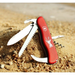 Нож Victorinox Hunter, 111 мм, 12 функций, с фиксатором лезвия, красный