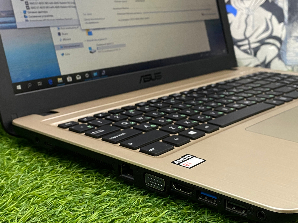 Ноутбук Asus 15.6' AMD E1/Radeon R2/4GB/1TB/ VivoBook X540Y[X540YA-DM660T]/Windows 10