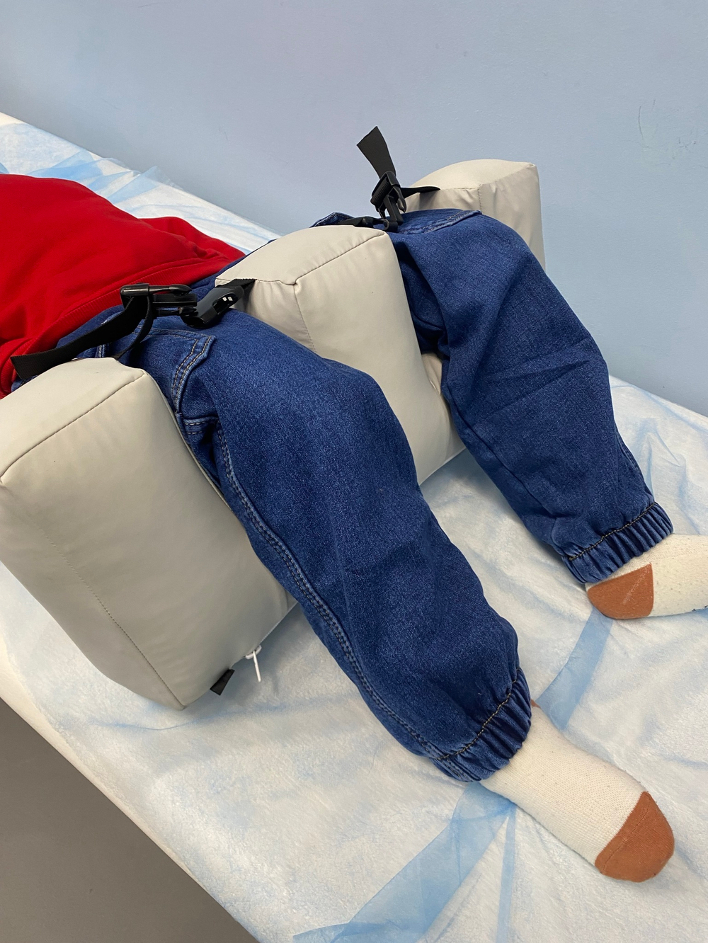 Ш-образная подушка (квадратной формы)