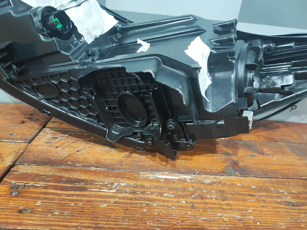 Фара правая галоген Kia Sportage 4 (QL) 16-18 Б/У Оригинал 92102F1010