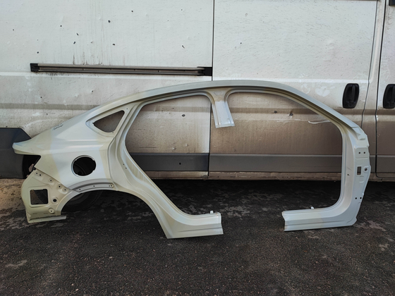 Боковина правая Geely Tugella 19-нв Новая Оригинал 5038074100C15