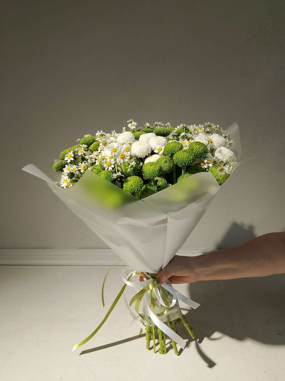 Букет из хризантем и альстромерии (С0033)